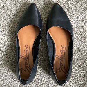 Zodiac Black Flats Size 6